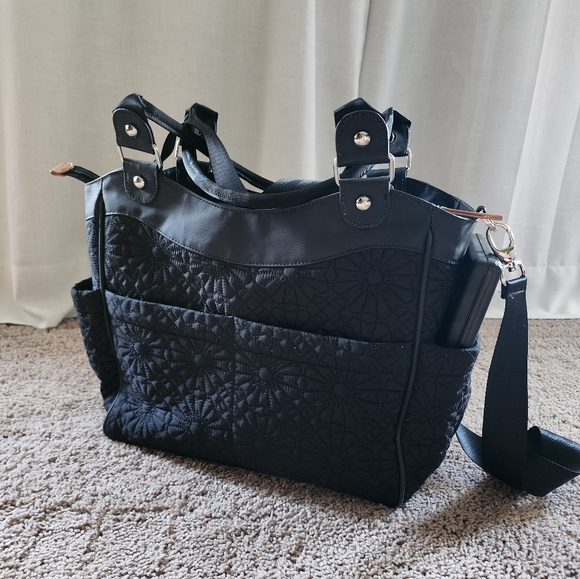 Petunia Pickle Bottom City Carry all Bedford Ave - Picture 3 of 7